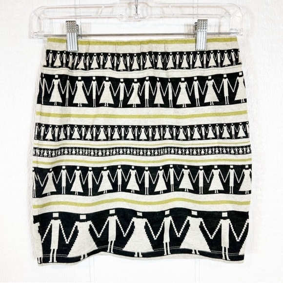 Suno Stylish Black and White Patterned Skirt - Picture 1 of 6
